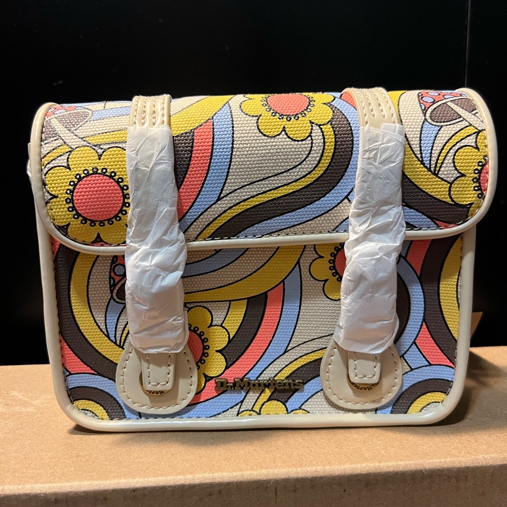🍄‍🟫DR MARTENS 7 INCH RETRO RAY CANVAS CROSSBODY BAG NWT
